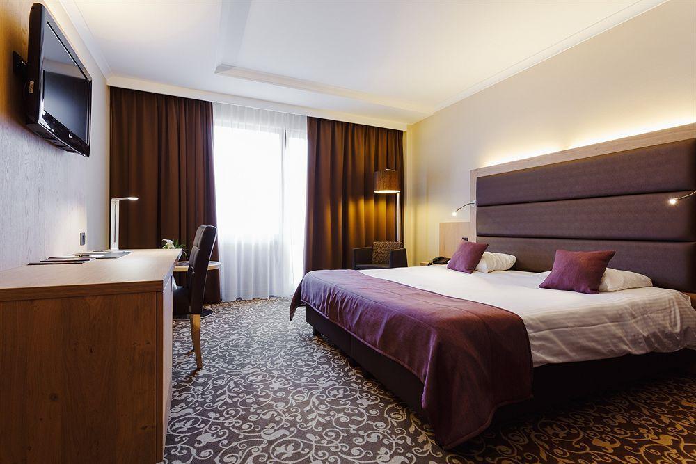 Hotel Restaurant Der Valk Nivelles-sud 4*